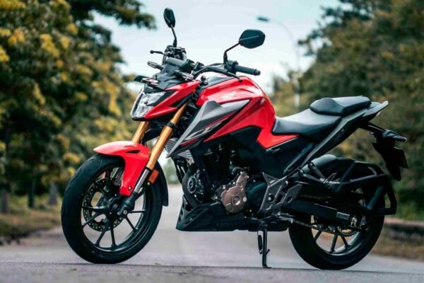 HONDA CB300F - Imagen 3